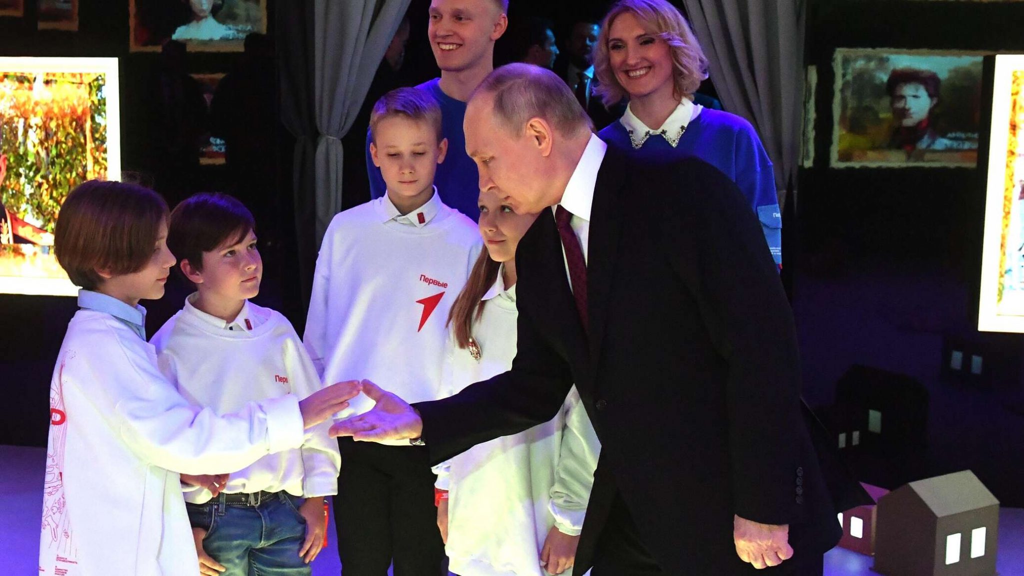 Владимир Путин впервые посетил выставку &quot;Россия&quot; на ВДНХ.