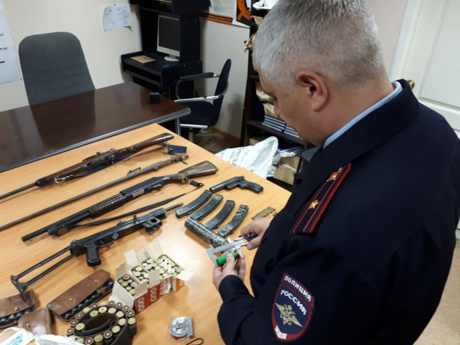 ОМВД России по Усть-куломскому району обращает внимание граждан на незаконность хранения и ношения любого оружия, патронов к нему, взрывчатых веществ при отсутствии соответствующих документов, оформленных в установленном законом порядке..
