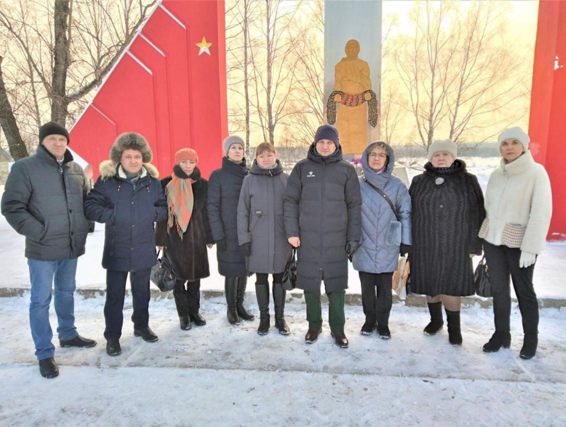 Сегодня в нашей стране отмечается профессиональный праздник — День сотрудников военных комиссариатов..