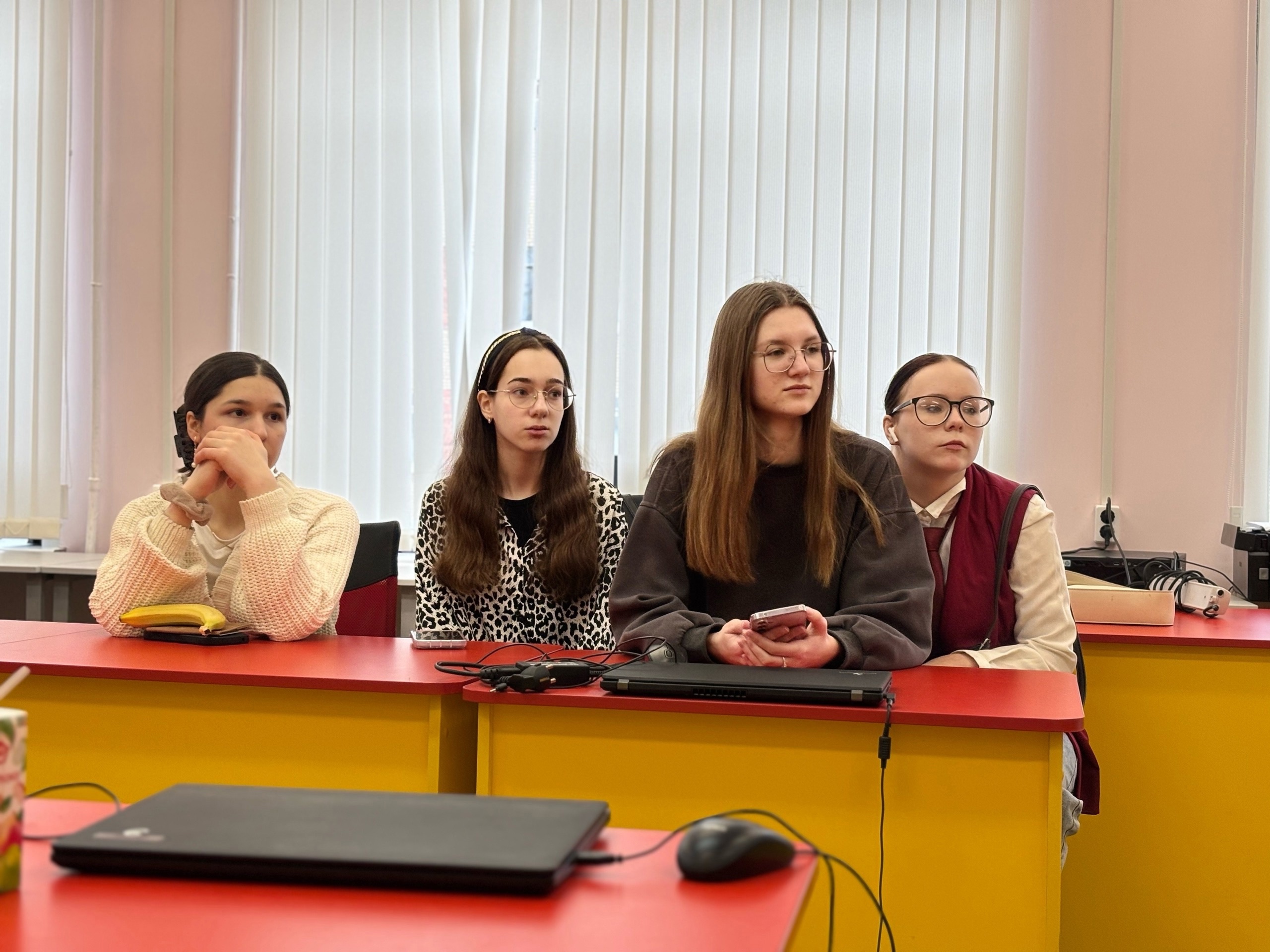 В Усть-Куломской средней школе прошла «Ярмарка учебных мест».