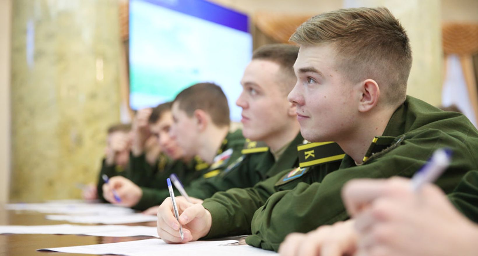 Как поступить в военные вузы Минобороны России.