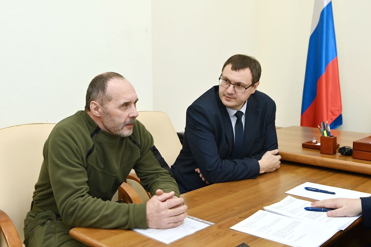 Директор Дома творчества «Патриот» Александр Глуханич обсудил вопросы технического оснащения учреждения с Врио Главы Республики Коми.