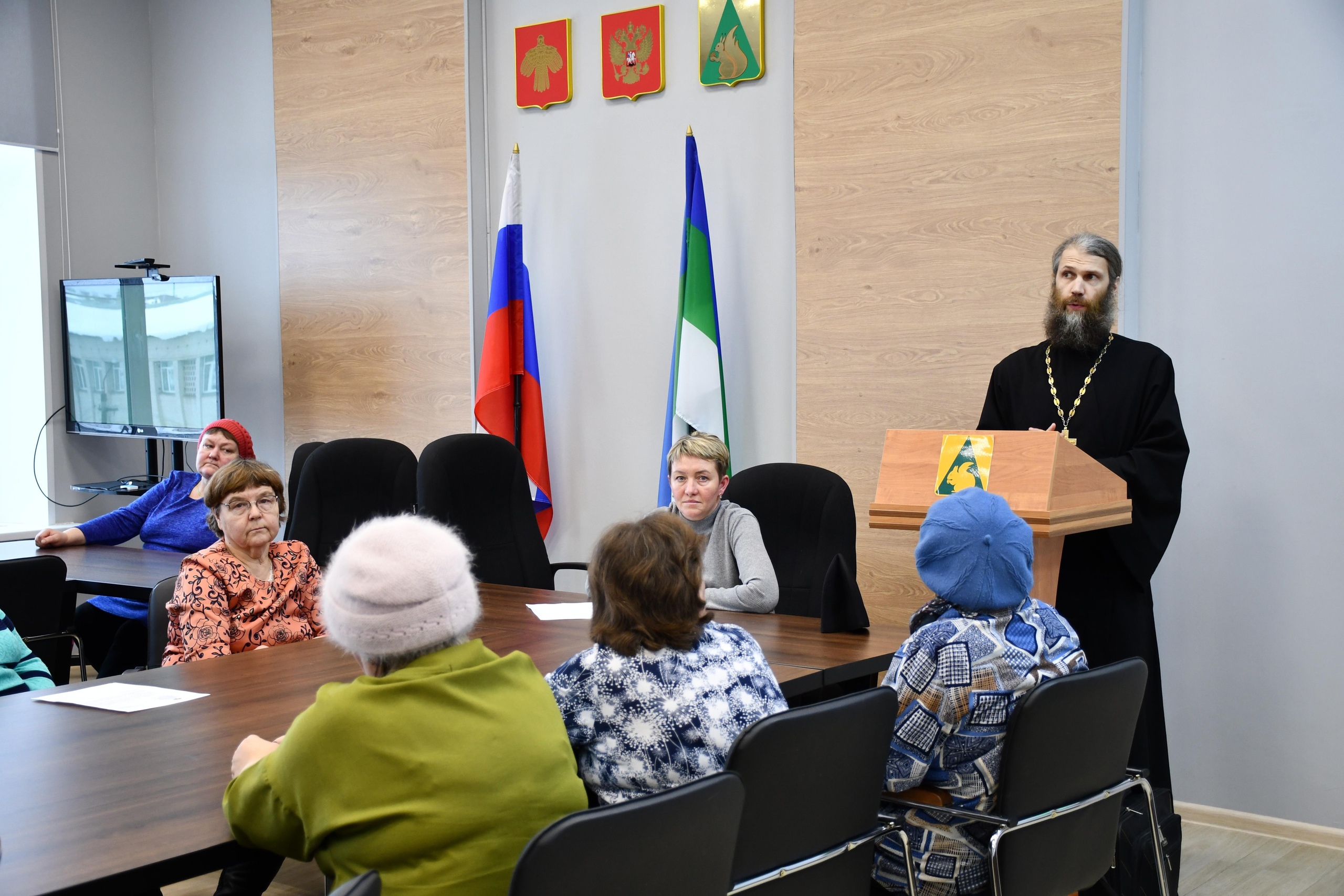 В рамках Дня правовой помощи детям в актовом зале администрации района прошло собрание для опекунов, попечителей и приемных родителей.