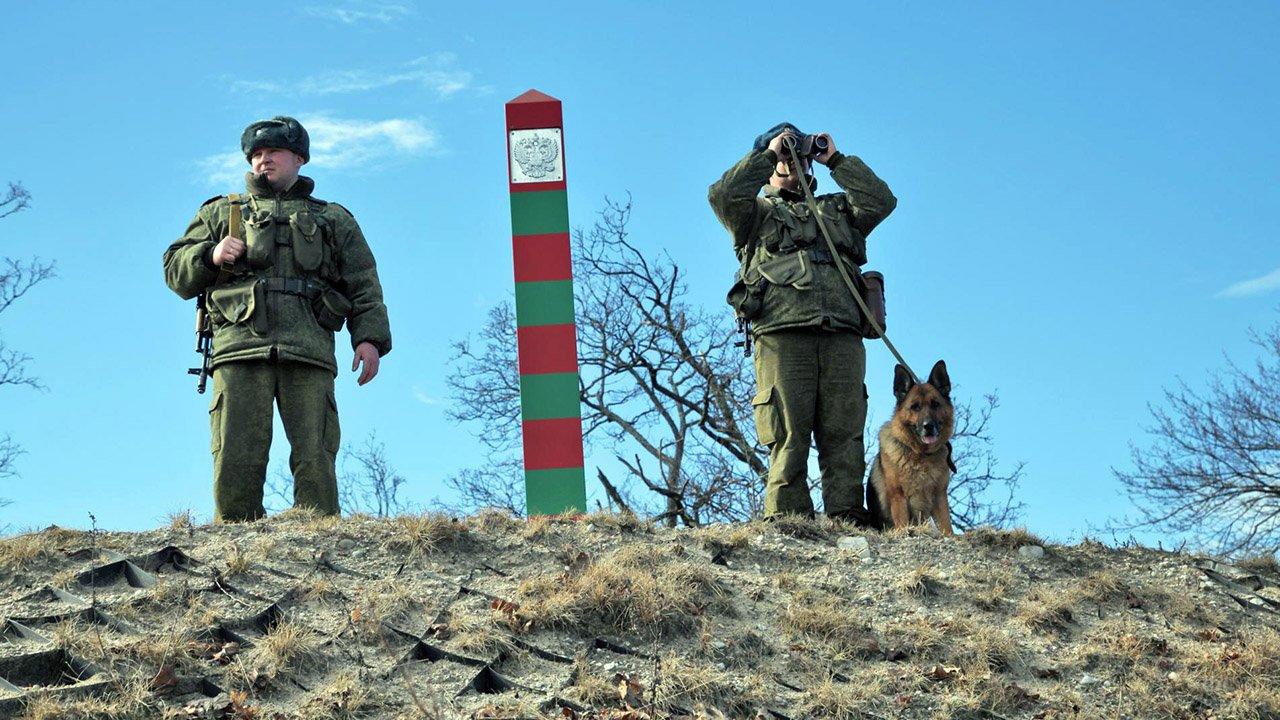 Сегодня - День пограничных войск РФ.