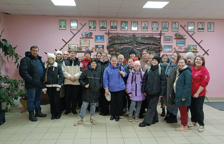 17 детей из Усть-Куломского района отправились в Москву на выставку "Россия" на ВДНХ. 17 детей из Усть-Куломского района отправились в Москву на выставку "Россия" на ВДНХ.