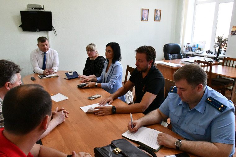 Госкорпорация «Фонд содействия реформированию ЖКХ» проверит реализацию программы переселения из аварийного жилья в районе. Госкорпорация «Фонд содействия реформированию ЖКХ» проверит реализацию программы переселения из аварийного жилья в районе.